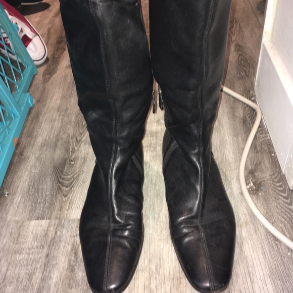 Black Gucci boots - Picture 2 of 3